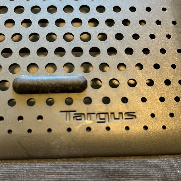 Laptop cooling mat with fans - Picture 2 of 5